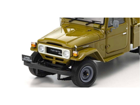 1:18 KYOSHO Toyota Land Cruiser 40 Pick Up 1980 Olive (KS08958K)