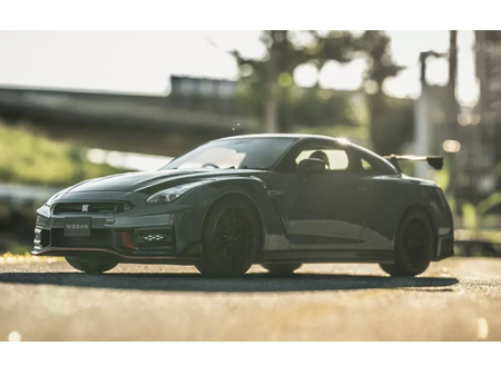 1:18 KYOSHO RESIN SAMURAI COLLECTION NISSAN GT-R NISMO 2024 SP GRAY (KSR18061GR)